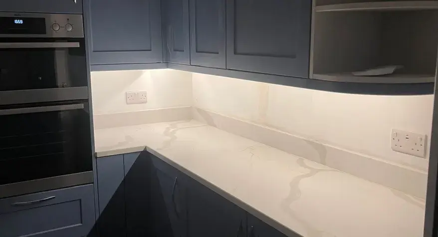 under cabinet kitchen lighting